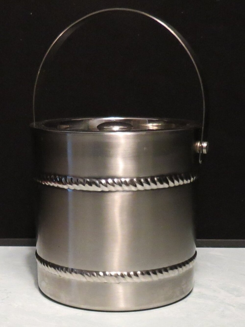 Insulated Metal Ice Bucket with Lid & Tongs